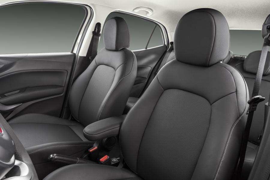 Интерьер Fiat Argo Precision 2017 года  (фото 24 из 28)